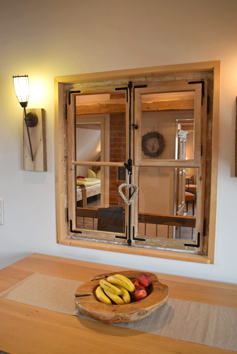 Uriges Holzfenster